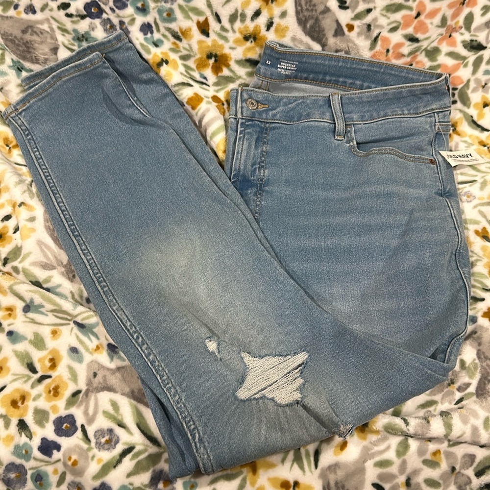 Old Navy Rockstar  Distressed Super Skinny Light Wash Jeans